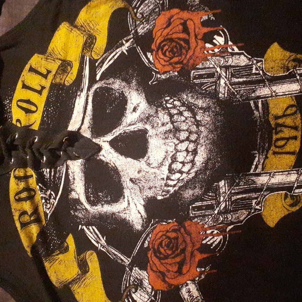 Dirty laundry dry L skull